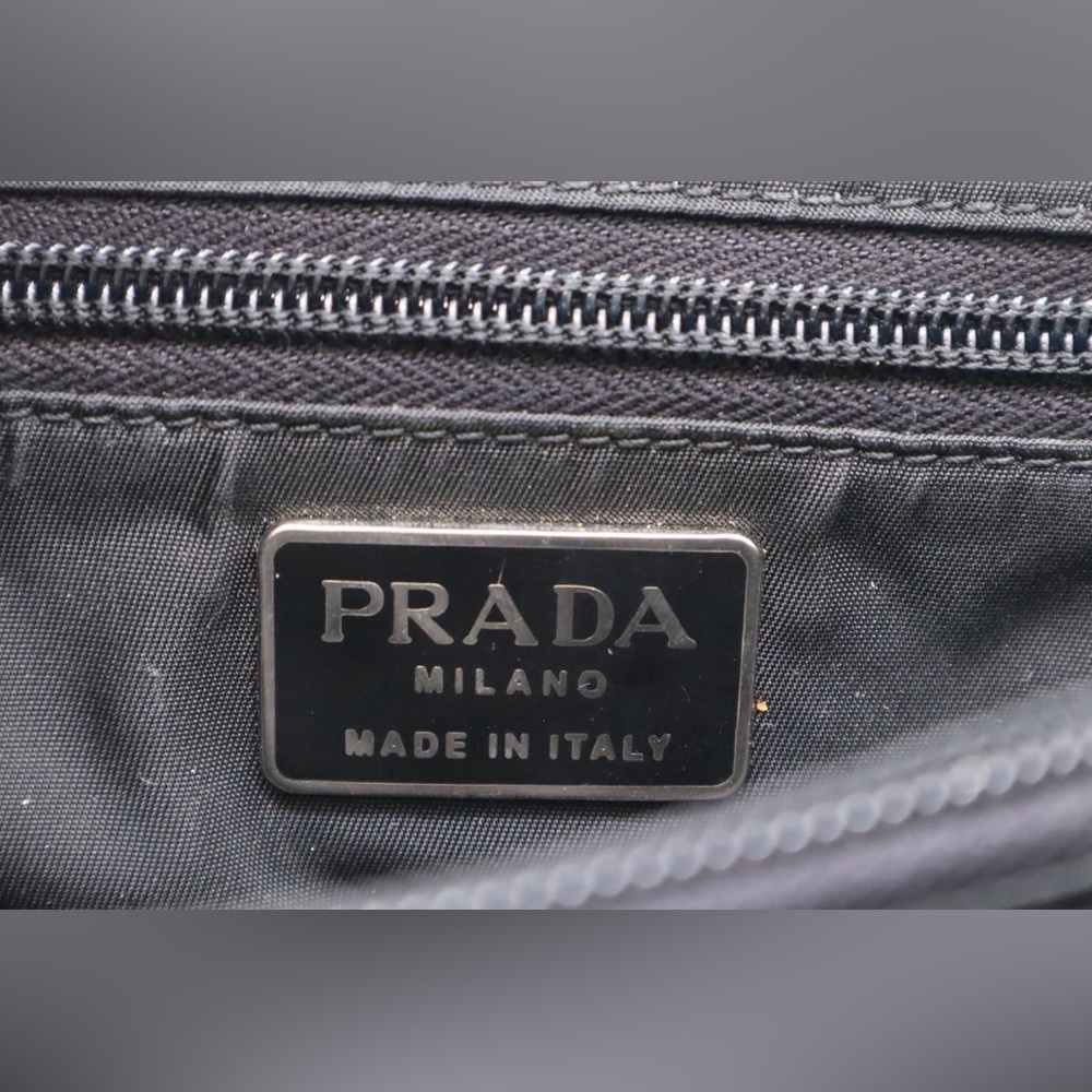 Prada Shoulder Bag in Black Patent Leather and Nylon - Picture 11 of 11